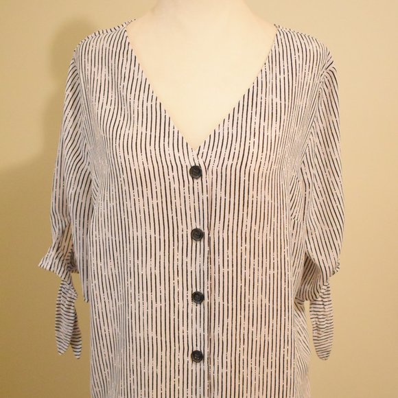 Knot Cuff button, Blouse, from Apt. 9 size M, - Picture 2 of 6